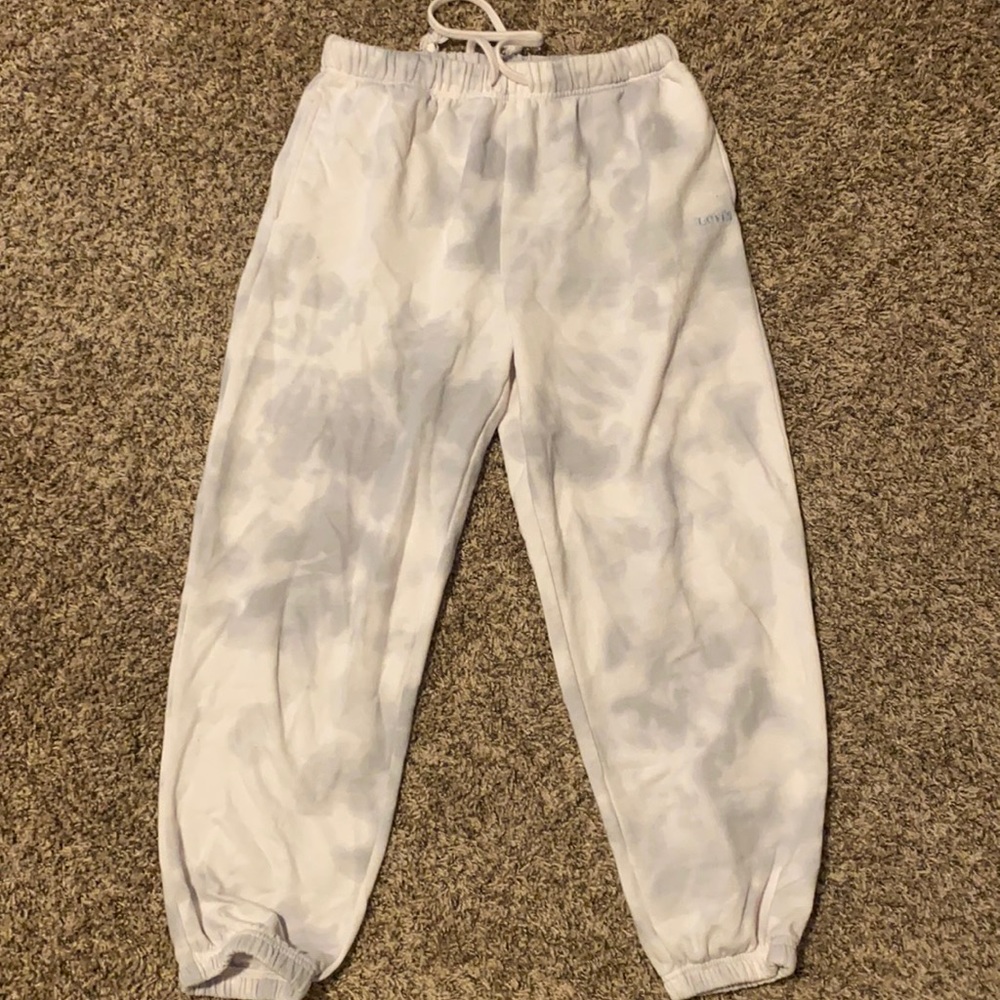 Levi’s Cloud Pattern sweats!